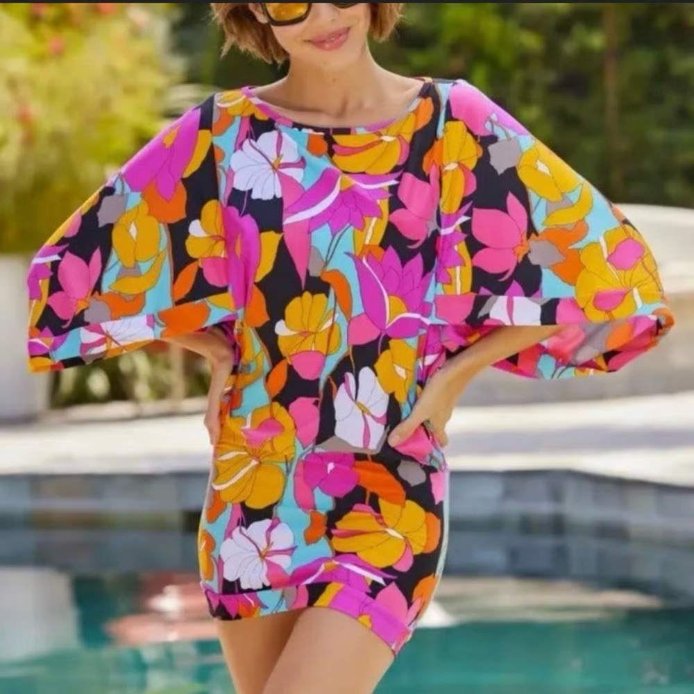 Trina Turk Gemini Tunic Swim Cover Up Size Small NWT - Picture 3 of 13